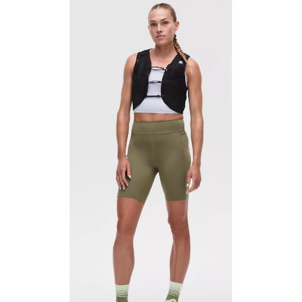 Women's Fast and Free Short 8" Light Special Edition size 0